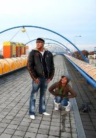 Молодая пара ебется посреди улиц 5 фотография