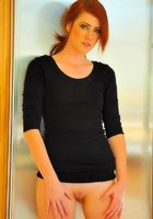 Рыжая сучка прикупила себе новую игрушку 4 фотография