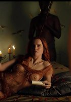 Красивые натуральные сиськи в историческом фильме 8 фотография