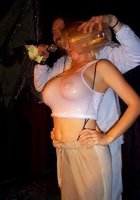 Пьяные девушки показывают свои прелести 1 фотография