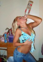 Пьяные девушки показывают свои прелести 13 фотография