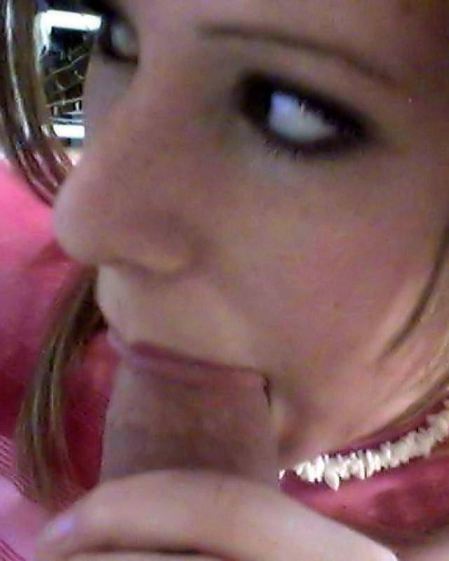 Пьяные девушки делают минет незнакомцам 1 фотография