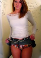 Девушка пришла в туалет, а оказалось там комната минета 2 фотография