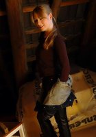 Любительское фото горячего стриптиза от Насти 3 фотография