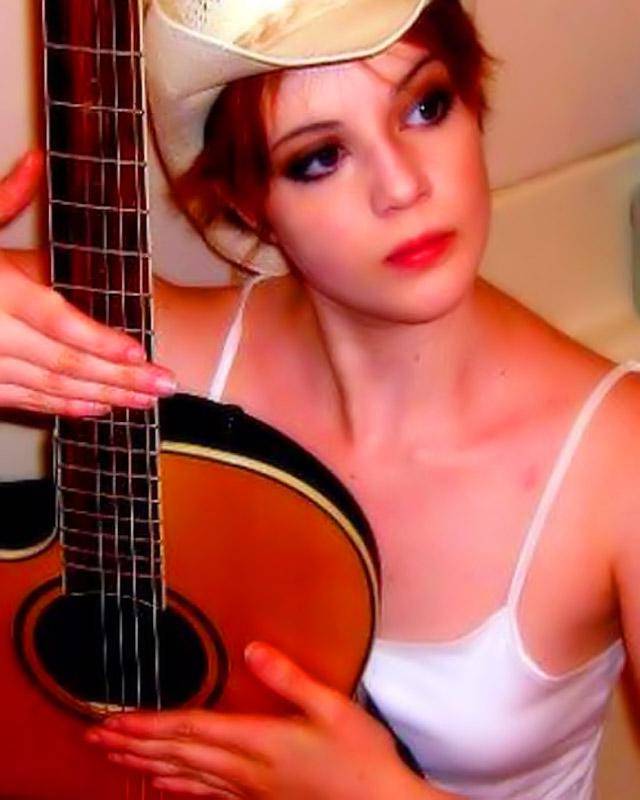 Домашние фотографии голых девушек-эмо 14 фотография