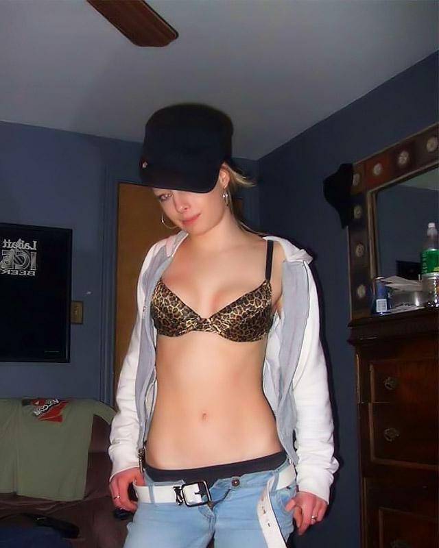 Развратные молодки показывают себя 4 фотография