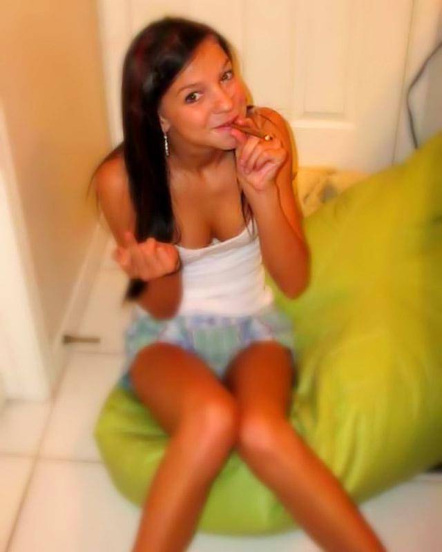 Развратные молодки показывают себя 14 фотография