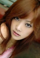 Азиатка в красивых трусиках показывает свою мохнатую письку 2 фотография