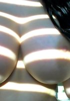 Каринка мечтает о ебли с сексапильным мачо 15 фотография