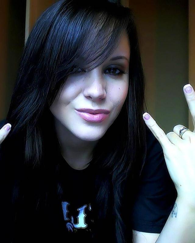 Каринка мечтает о ебли с сексапильным мачо 2 фотография