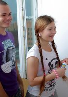 Деревенскую девушку с косичками трахают 5 фотография