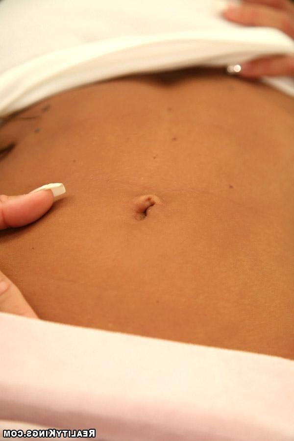 За доллары шалава отсасывает 5 фотография