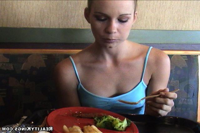 Таня попросила сперму в ротик 4 фотография