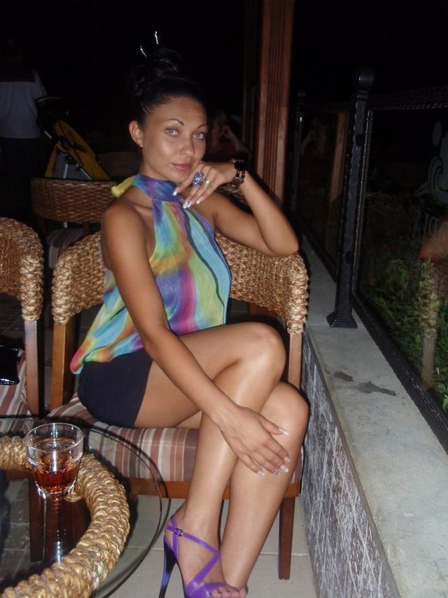 У смуглой Анжелы потрясающее тело 13 фотография