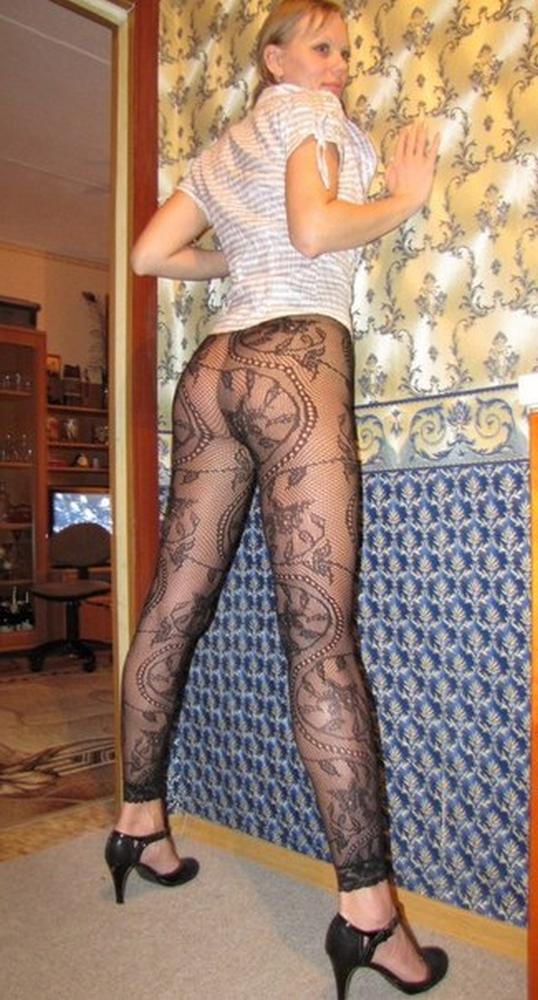 Наташа с длинными ножками раздевается 12 фотография