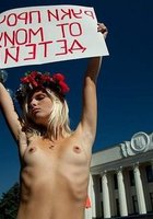 Активистки Фемен за работой 1 фотография