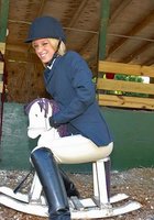 В конюшне поимел двух наездниц 16 фотография В конюшне поимел двух наездниц 16 фотография