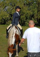 В конюшне поимел двух наездниц 18 фотография В конюшне поимел двух наездниц 18 фотография