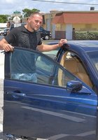 Поимел телку возле стойки 1 фотография Поимел телку возле стойки 1 фотография