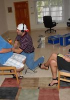 Раскрутил служанку на секс 17 фотография Раскрутил служанку на секс 17 фотография