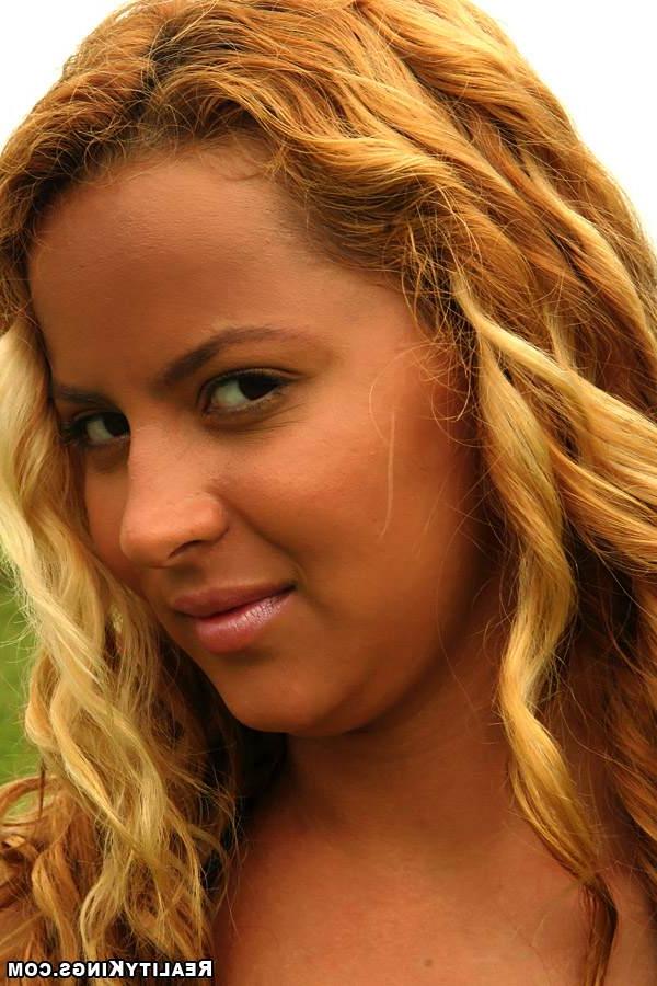 Развратные соития на пляже 57 фотография