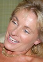 Зажег с пятидесятилетней Оливией 17 фотография Зажег с пятидесятилетней Оливией 17 фотография