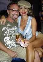 Выпивший мужик развел грудастую телку 1 фотография Выпивший мужик развел грудастую телку 1 фотография