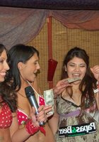 Элла немного стесняется, но сосет 27 фотография Элла немного стесняется, но сосет 27 фотография