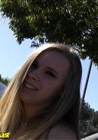 Анька дала на камеру 3 фотография Анька дала на камеру 3 фотография