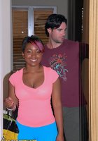 В ванне с негритянкой 4 фотография