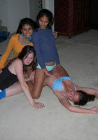 Пьяные телки способны на многое 1 фотография Пьяные телки способны на многое 1 фотография