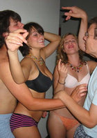 Пьяные телки способны на многое 9 фотография Пьяные телки способны на многое 9 фотография