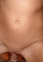 Молодая девушка сосет писюн и сношается 12 фотография