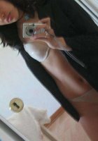 Замечательная бэйба делает интимные селфи у зеркала 5 фотография