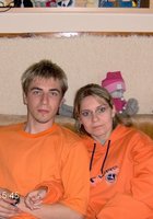 Мамка сосет член молодого сожителя в спальне 17 фотография