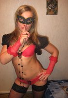 30 летняя Наденька в красивом белье развратничает дома 16 фотография