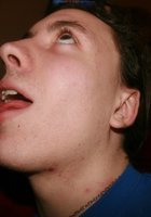 Эмо девушка сладко сосет член у себя дома 18 фотография