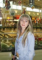 Мужчина дрючит в попку стоящую на четвереньках кралю 1 фотография