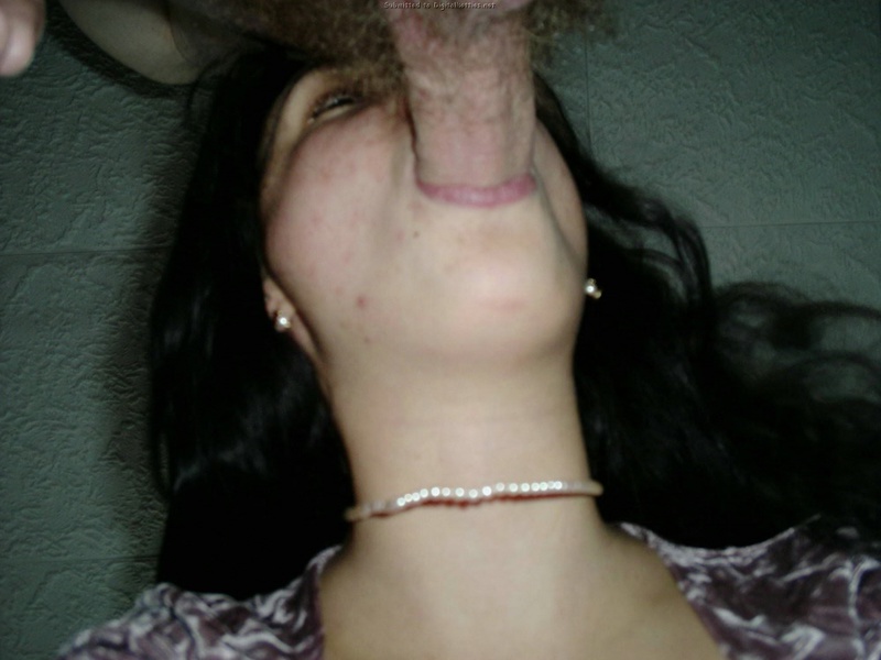 Марамойка в нижнем белье развратничает после работы 30 фотография