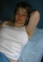 Стремная баба желает потрахаться на даче 8 фотография