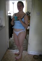 Стремная баба желает потрахаться на даче 22 фотография