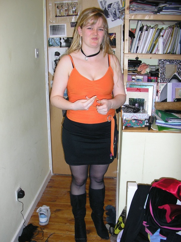 Стремная баба желает потрахаться на даче 13 фотография