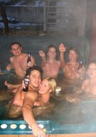 Пьяные барышни отжигают на вечеринке 7 фотография Пьяные барышни отжигают на вечеринке 7 фотография