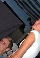 Дева на вечеринке напилась и стала раздеваться 1 фотография