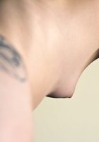 Светловолосая Вера разделась после прочтения книги 22 фотография