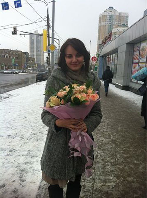 Секси блонда пробует себя в качестве модели в свободное время 2 фотография