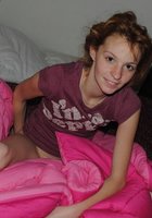 Рыжая потаскушка принимает душ перед сексом со зрелым мужиком 9 фотография