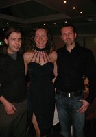 Бестия теребит писюн мужа сидя на нем 1 фотография