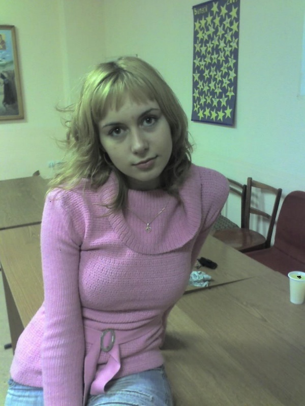 Коротко стриженная Олеся полностью готова впустить хер в манду 1 фотография