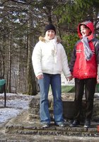 Усатый парень наблюдает за голой подругой в душе 3 фотография